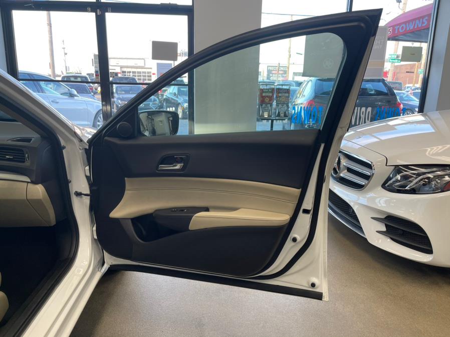 2017 Acura ILX Sedan w/AcuraWatch Plus, available for sale in Inwood, New York | 5 Towns Drive. Inwood, New York 2017 Acura ILX Sedan w/AcuraWatch Plus, available for sale in Inwood, New York | 5 Towns Drive. Inwood, New York