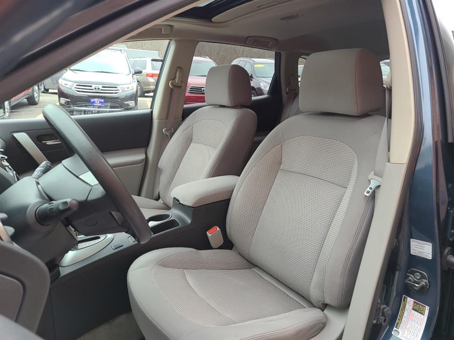 2013 Nissan Rogue AWD 4dr SV, available for sale in Waterbury, Connecticut | National Auto Brokers, Inc.. Waterbury, Connecticut 2013 Nissan Rogue AWD 4dr SV, available for sale in Waterbury, Connecticut | National Auto Brokers, Inc.. Waterbury, Connecticut