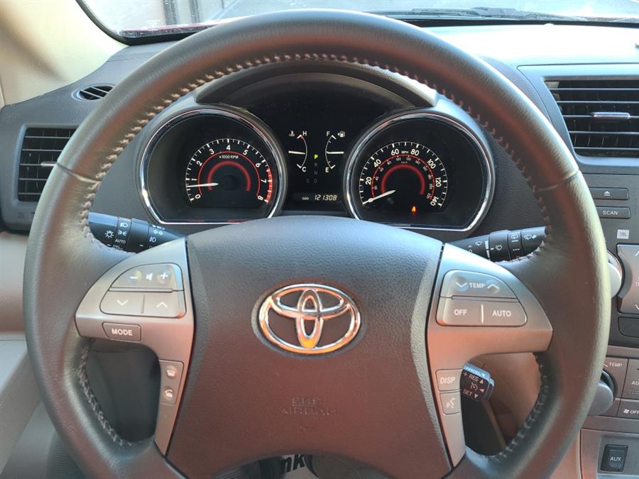 2009 Toyota Highlander 4WD 4dr V6 Sport, available for sale in Waterbury, Connecticut | National Auto Brokers, Inc.. Waterbury, Connecticut 2009 Toyota Highlander 4WD 4dr V6 Sport, available for sale in Waterbury, Connecticut | National Auto Brokers, Inc.. Waterbury, Connecticut
