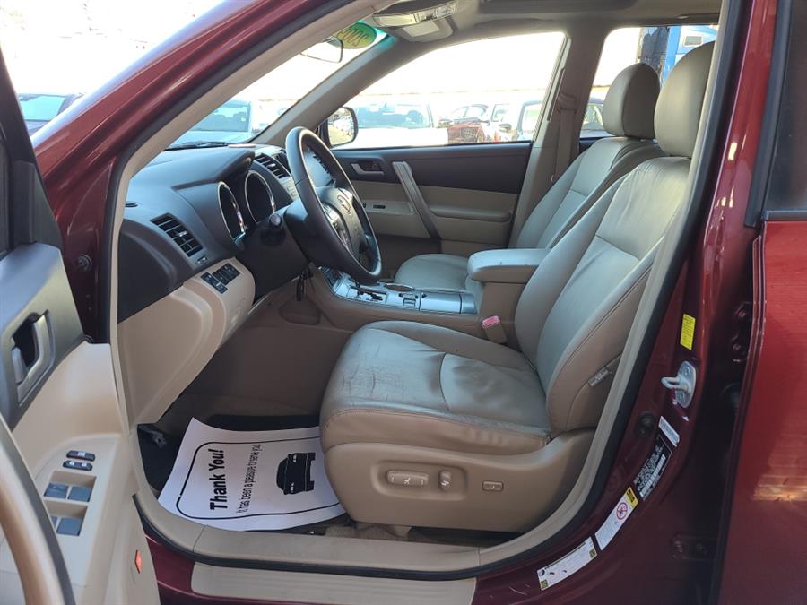 2009 Toyota Highlander 4WD 4dr V6 Sport, available for sale in Waterbury, Connecticut | National Auto Brokers, Inc.. Waterbury, Connecticut 2009 Toyota Highlander 4WD 4dr V6 Sport, available for sale in Waterbury, Connecticut | National Auto Brokers, Inc.. Waterbury, Connecticut