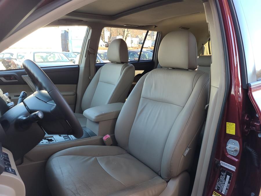 2009 Toyota Highlander 4WD 4dr V6 Sport, available for sale in Waterbury, Connecticut | National Auto Brokers, Inc.. Waterbury, Connecticut 2009 Toyota Highlander 4WD 4dr V6 Sport, available for sale in Waterbury, Connecticut | National Auto Brokers, Inc.. Waterbury, Connecticut