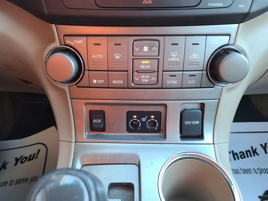 2009 Toyota Highlander 4WD 4dr V6 Sport, available for sale in Waterbury, Connecticut | National Auto Brokers, Inc.. Waterbury, Connecticut 2009 Toyota Highlander 4WD 4dr V6 Sport, available for sale in Waterbury, Connecticut | National Auto Brokers, Inc.. Waterbury, Connecticut