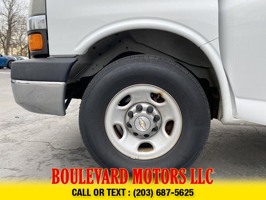 Used Chevrolet Express 3500 Passenger LT Extended Van 3D 2013 | Boulevard Motors LLC. New Haven, Connecticut Used Chevrolet Express 3500 Passenger LT Extended Van 3D 2013 | Boulevard Motors LLC. New Haven, Connecticut