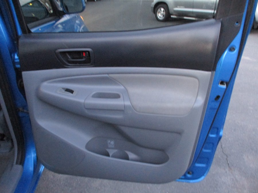 2005 Toyota Tacoma Double 128" Auto 4WD (SE), available for sale in Suffield, Connecticut | Suffield Auto LLC. Suffield, Connecticut 2005 Toyota Tacoma Double 128" Auto 4WD (SE), available for sale in Suffield, Connecticut | Suffield Auto LLC. Suffield, Connecticut