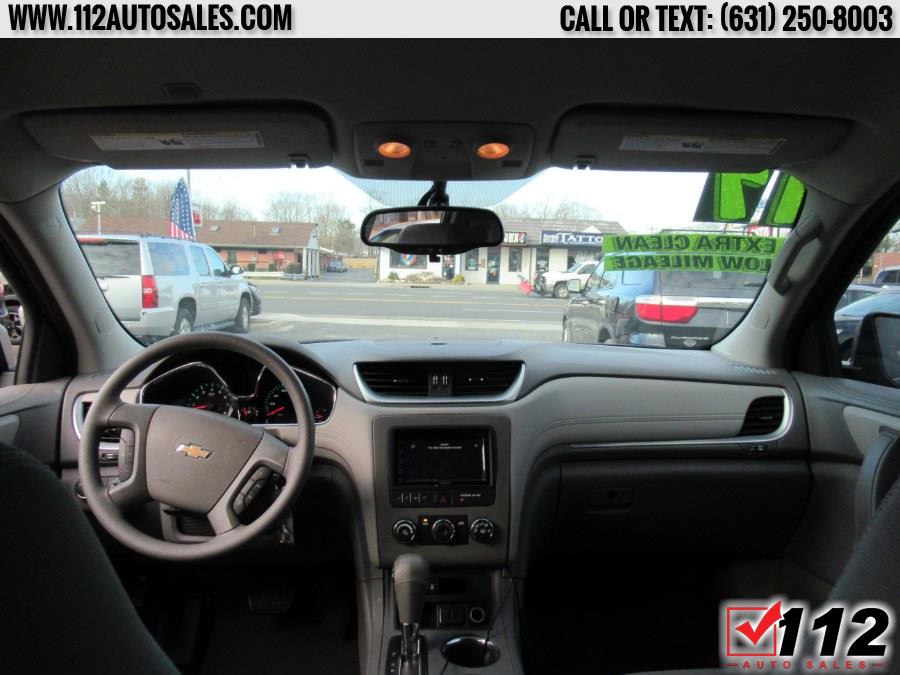 Used Chevrolet Traverse FWD 4dr LS w/1LS 2017 | 112 Auto Sales. Patchogue, New York Used Chevrolet Traverse FWD 4dr LS w/1LS 2017 | 112 Auto Sales. Patchogue, New York