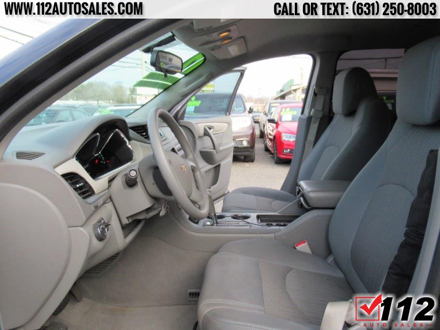 Used Chevrolet Traverse FWD 4dr LS w/1LS 2017 | 112 Auto Sales. Patchogue, New York Used Chevrolet Traverse FWD 4dr LS w/1LS 2017 | 112 Auto Sales. Patchogue, New York