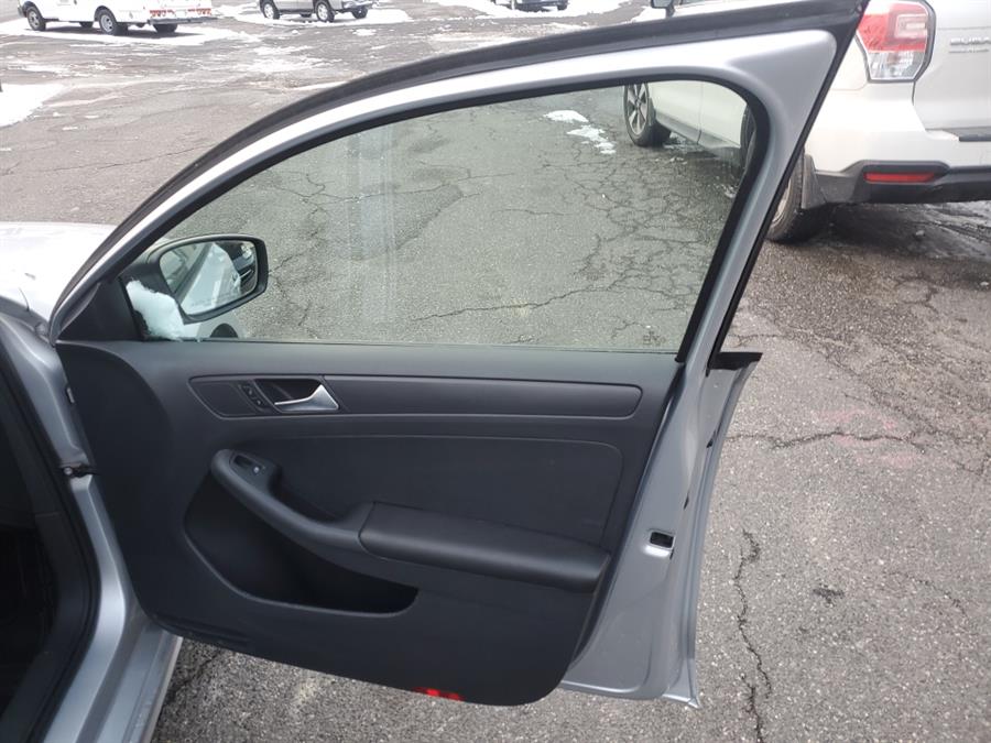 Used Volkswagen Jetta Sedan 4dr Auto Base 2013 | Tony's Auto Sales. Waterbury, Connecticut Used Volkswagen Jetta Sedan 4dr Auto Base 2013 | Tony's Auto Sales. Waterbury, Connecticut