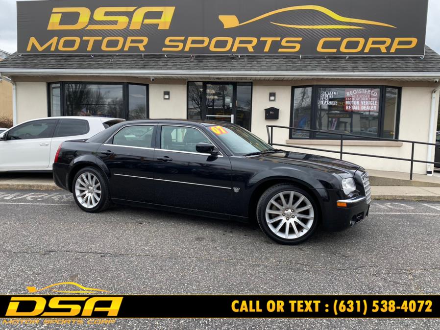 2007 Chrysler 300 4dr Sdn 300C RWD, available for sale in Commack, New York | DSA Motor Sports Corp. Commack, New York