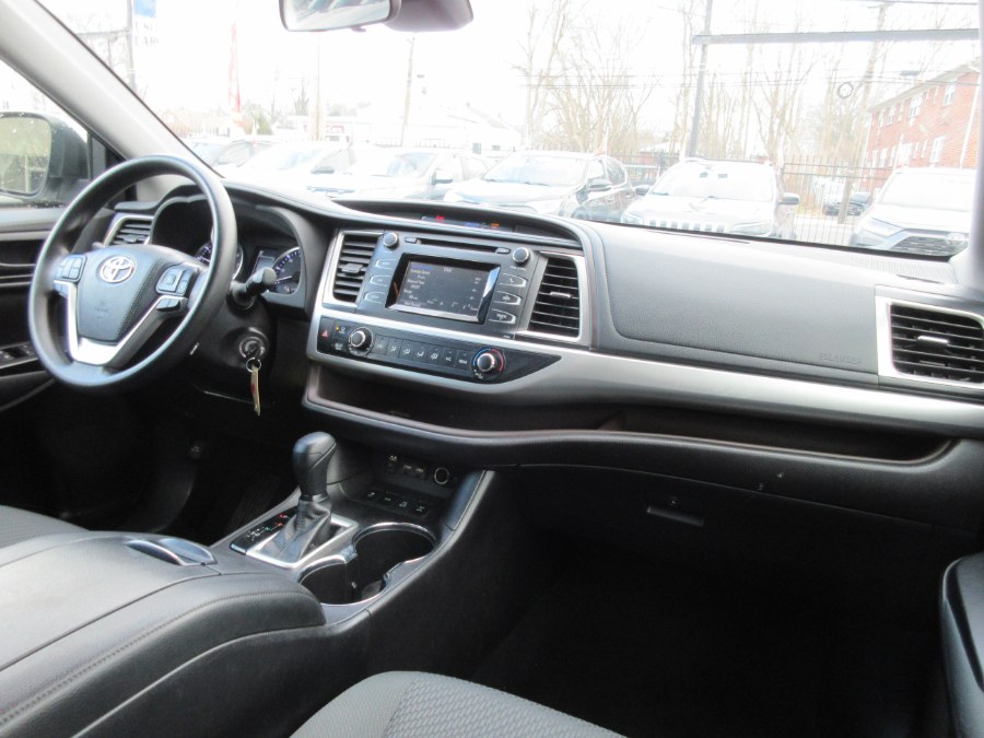 2019 Toyota Highlander LE V6 AWD (Natl), available for sale in Linden, New Jersey | Route 27 Auto Mall. Linden, New Jersey 2019 Toyota Highlander LE V6 AWD (Natl), available for sale in Linden, New Jersey | Route 27 Auto Mall. Linden, New Jersey