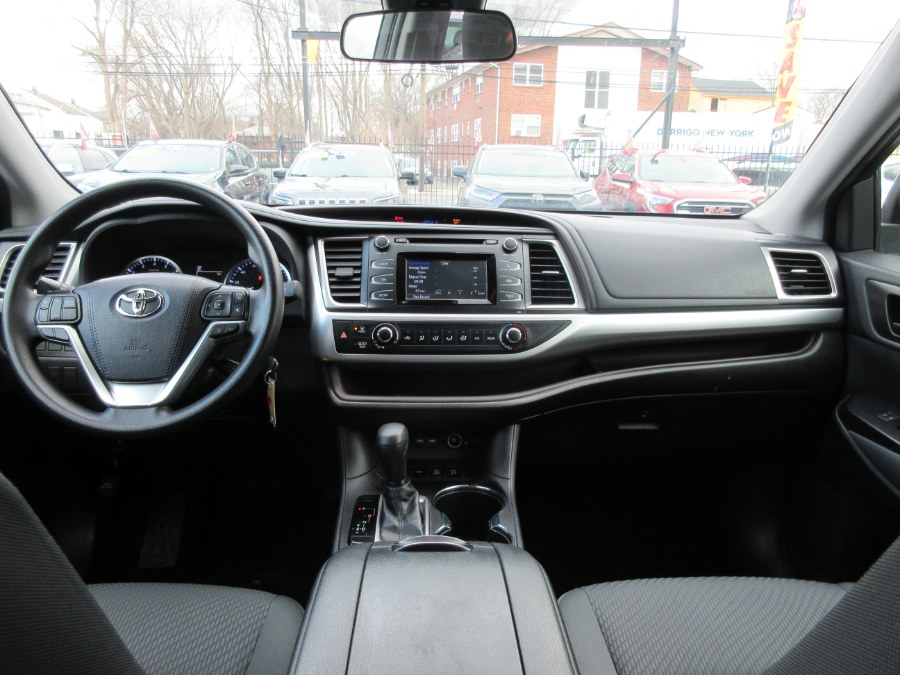 2019 Toyota Highlander LE V6 AWD (Natl), available for sale in Linden, New Jersey | Route 27 Auto Mall. Linden, New Jersey 2019 Toyota Highlander LE V6 AWD (Natl), available for sale in Linden, New Jersey | Route 27 Auto Mall. Linden, New Jersey