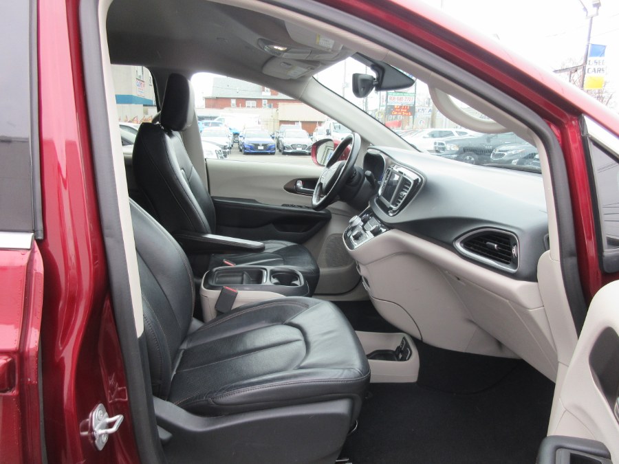 Used Chrysler Pacifica Touring L FWD 2019 | Route 27 Auto Mall. Linden, New Jersey Used Chrysler Pacifica Touring L FWD 2019 | Route 27 Auto Mall. Linden, New Jersey