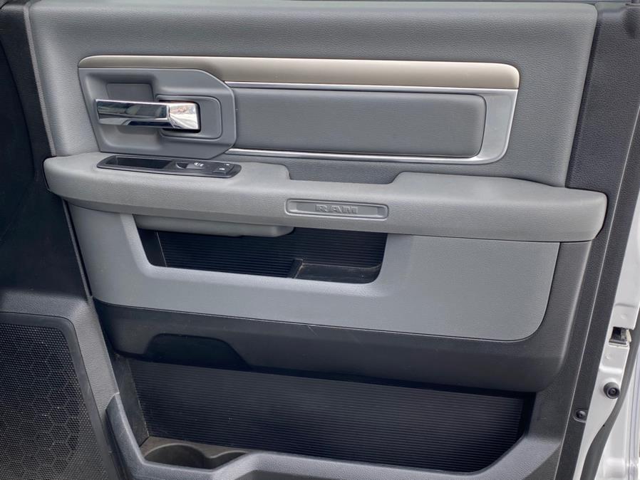Used Ram 1500 4WD Quad Cab 140.5" Big Horn 2014 | Lava Motors 2 Inc. Canton, Connecticut Used Ram 1500 4WD Quad Cab 140.5" Big Horn 2014 | Lava Motors 2 Inc. Canton, Connecticut