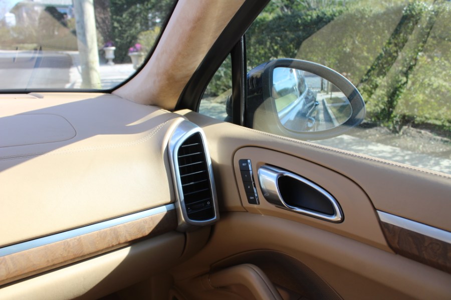 2011 Porsche Cayenne AWD 4dr Turbo, available for sale in Great Neck, New York | Great Neck Car Buyers & Sellers. Great Neck, New York 2011 Porsche Cayenne AWD 4dr Turbo, available for sale in Great Neck, New York | Great Neck Car Buyers & Sellers. Great Neck, New York