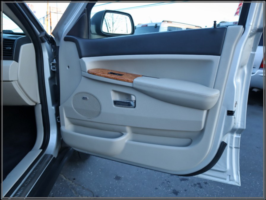 2010 Jeep Grand Cherokee 4WD 4dr Limited, available for sale in Huntington Station, New York | My Auto Inc.. Huntington Station, New York 2010 Jeep Grand Cherokee 4WD 4dr Limited, available for sale in Huntington Station, New York | My Auto Inc.. Huntington Station, New York