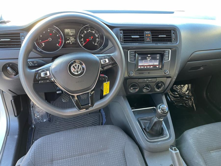 2016 Volkswagen Jetta Sedan 4dr Man 1.4T S photo