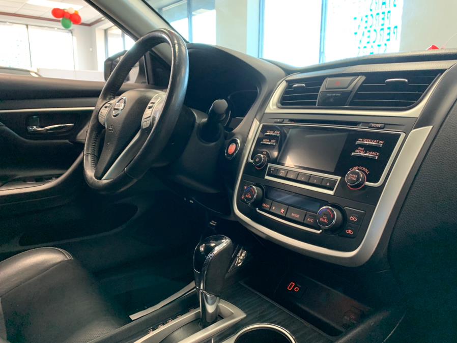 Used Nissan Altima 2.5 SL Sedan 2017 | 5 Towns Drive. Inwood, New York Used Nissan Altima 2.5 SL Sedan 2017 | 5 Towns Drive. Inwood, New York