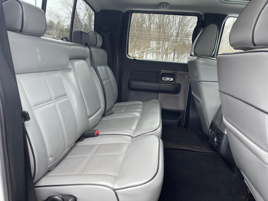 2006 Lincoln Mark LT 4WD Supercrew 139" Leather & Sunroof, available for sale in East Windsor, Connecticut | Toro Auto. East Windsor, Connecticut 2006 Lincoln Mark LT 4WD Supercrew 139" Leather & Sunroof, available for sale in East Windsor, Connecticut | Toro Auto. East Windsor, Connecticut