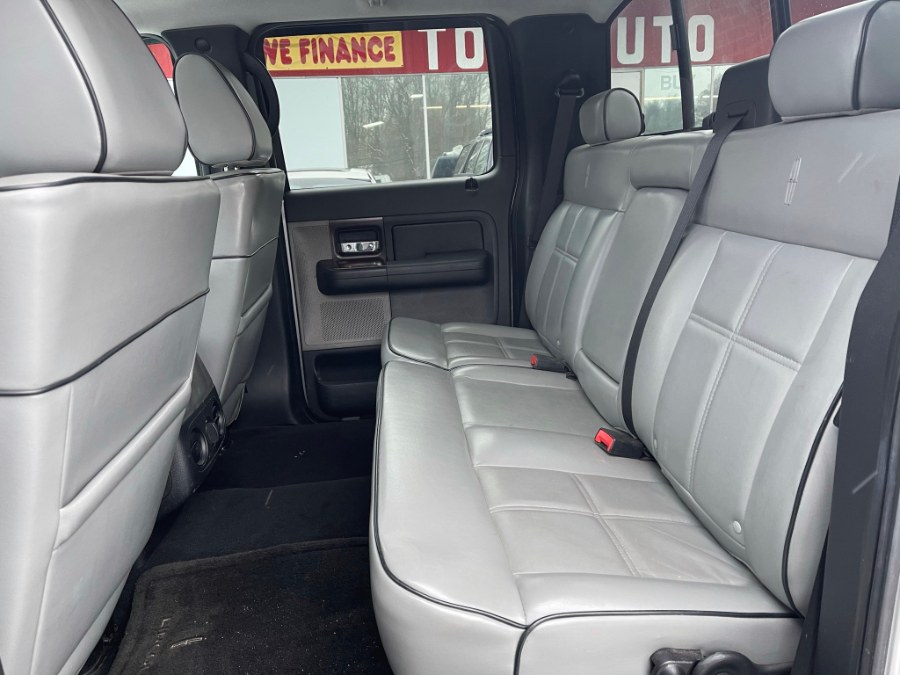2006 Lincoln Mark LT 4WD Supercrew 139" Leather & Sunroof, available for sale in East Windsor, Connecticut | Toro Auto. East Windsor, Connecticut 2006 Lincoln Mark LT 4WD Supercrew 139" Leather & Sunroof, available for sale in East Windsor, Connecticut | Toro Auto. East Windsor, Connecticut