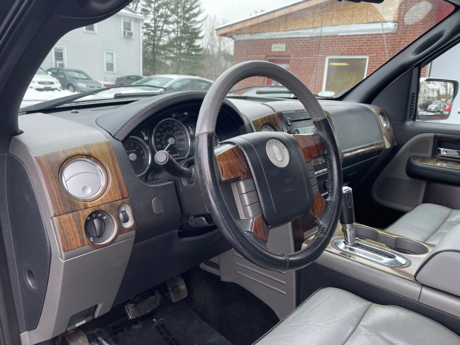2006 Lincoln Mark LT 4WD Supercrew 139" Leather & Sunroof, available for sale in East Windsor, Connecticut | Toro Auto. East Windsor, Connecticut 2006 Lincoln Mark LT 4WD Supercrew 139" Leather & Sunroof, available for sale in East Windsor, Connecticut | Toro Auto. East Windsor, Connecticut