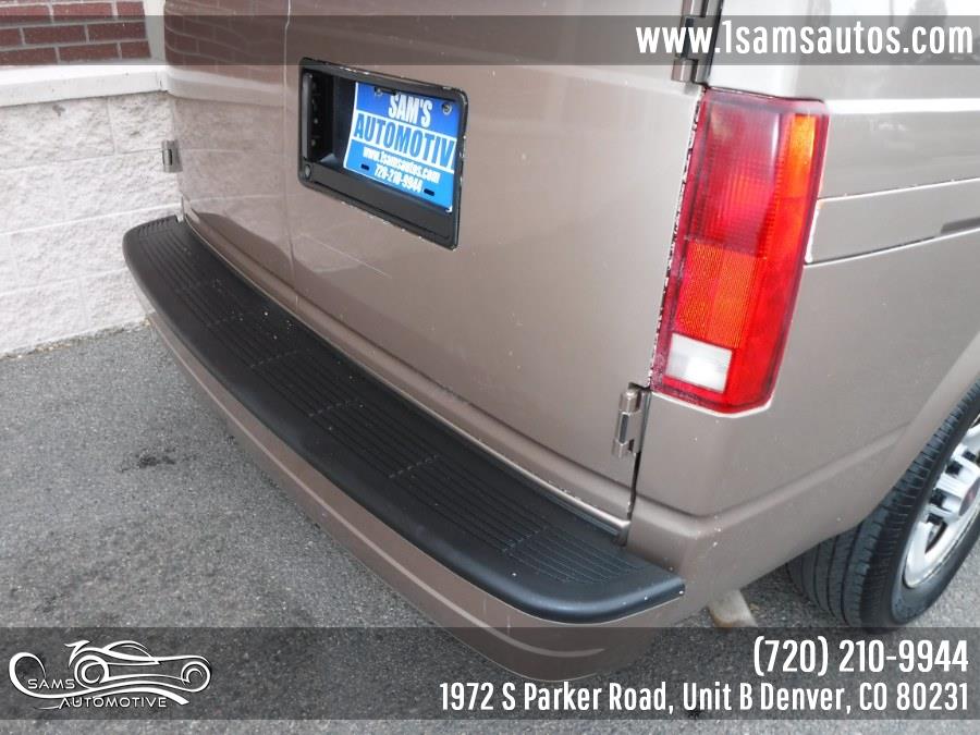 Used GMC Safari Passenger Ext 111" WB AWD 2005 | Sam's Automotive. Denver, Colorado Used GMC Safari Passenger Ext 111" WB AWD 2005 | Sam's Automotive. Denver, Colorado