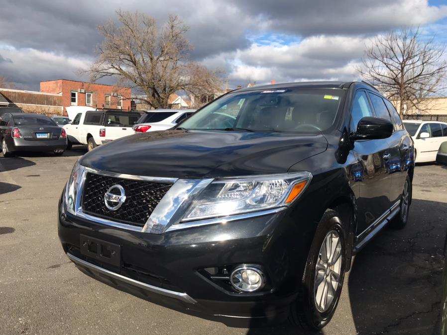 Used Nissan Pathfinder 4WD 4dr SV 2016 | Affordable Motors Inc. Bridgeport, Connecticut Used Nissan Pathfinder 4WD 4dr SV 2016 | Affordable Motors Inc. Bridgeport, Connecticut