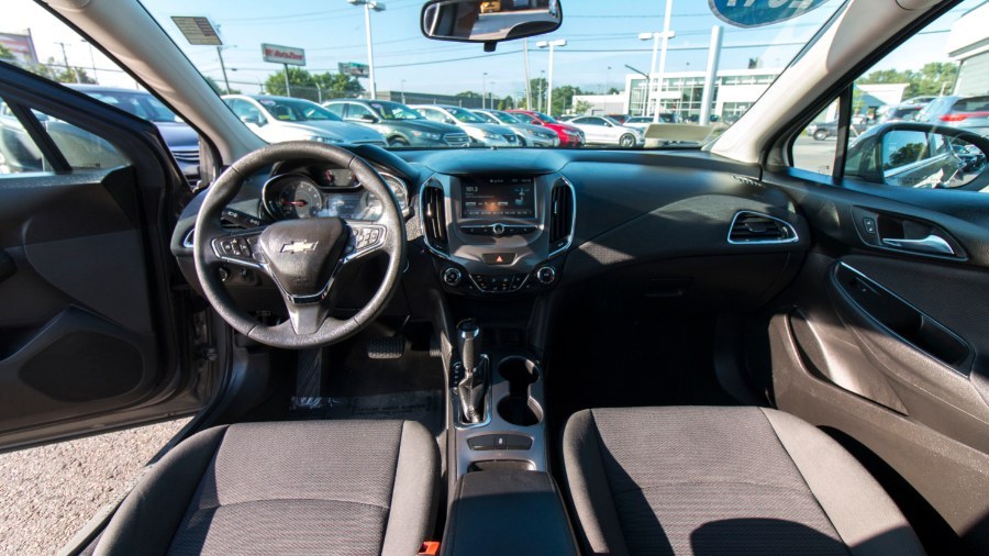 Used Chevrolet Cruze 4dr Sdn Auto LT 2017 | Inman Motors Sales. Medford, Massachusetts Used Chevrolet Cruze 4dr Sdn Auto LT 2017 | Inman Motors Sales. Medford, Massachusetts