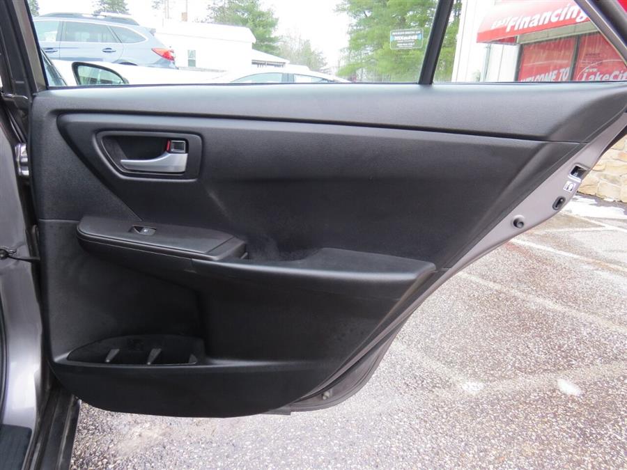 Used Toyota Camry SE 4dr Sedan 2017 | Lake City Exports Inc. Auburn, Maine Used Toyota Camry SE 4dr Sedan 2017 | Lake City Exports Inc. Auburn, Maine