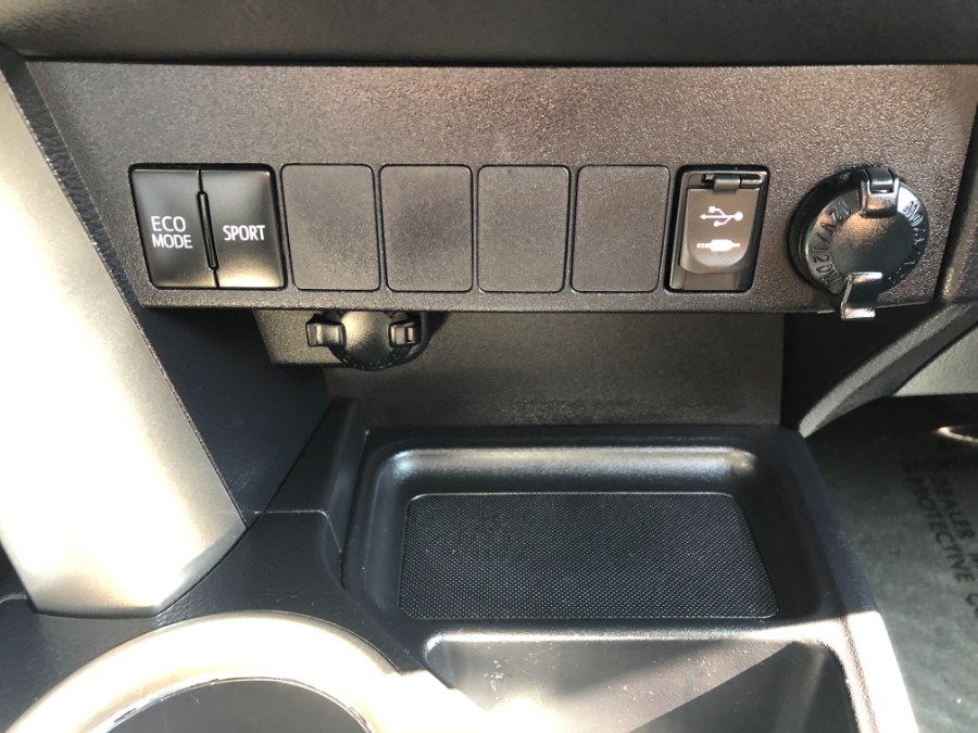 2015 Toyota RAV4 AWD 4dr XLE (Natl), available for sale in Bristol, Connecticut | Bristol Auto Center LLC. Bristol, Connecticut 2015 Toyota RAV4 AWD 4dr XLE (Natl), available for sale in Bristol, Connecticut | Bristol Auto Center LLC. Bristol, Connecticut