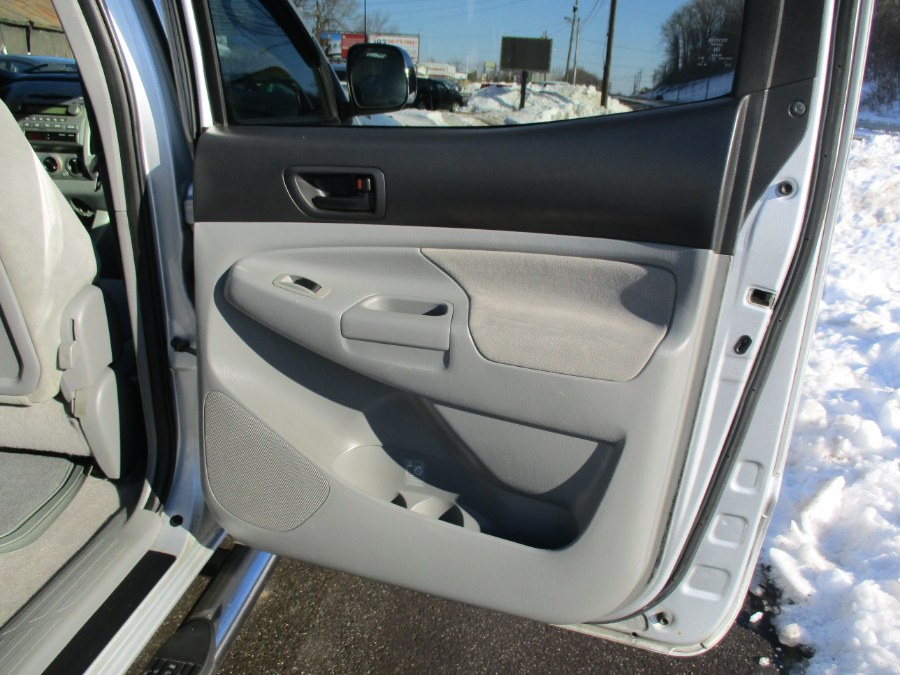 2007 Toyota Tacoma SR5 V6 4wd, available for sale in Meriden, Connecticut | Cos Central Auto. Meriden, Connecticut 2007 Toyota Tacoma SR5 V6 4wd, available for sale in Meriden, Connecticut | Cos Central Auto. Meriden, Connecticut