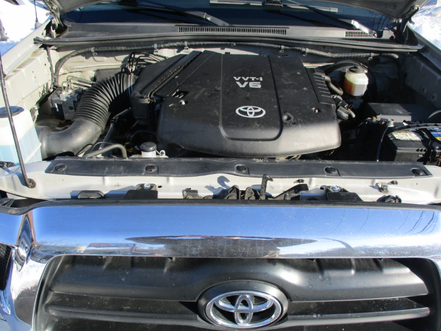2007 Toyota Tacoma SR5 V6 4wd, available for sale in Meriden, Connecticut | Cos Central Auto. Meriden, Connecticut 2007 Toyota Tacoma SR5 V6 4wd, available for sale in Meriden, Connecticut | Cos Central Auto. Meriden, Connecticut