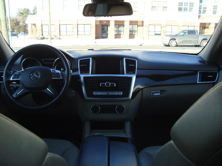 2015 Mercedes-Benz M-Class 4MATIC 4dr ML350, available for sale in Manchester, Connecticut | Yara Motors. Manchester, Connecticut 2015 Mercedes-Benz M-Class 4MATIC 4dr ML350, available for sale in Manchester, Connecticut | Yara Motors. Manchester, Connecticut