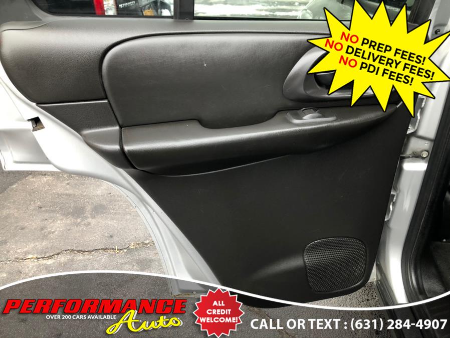 2009 Chevrolet TrailBlazer 4WD 4dr LT w/1LT, available for sale in Bohemia, New York | Performance Auto Inc. Bohemia, New York 2009 Chevrolet TrailBlazer 4WD 4dr LT w/1LT, available for sale in Bohemia, New York | Performance Auto Inc. Bohemia, New York