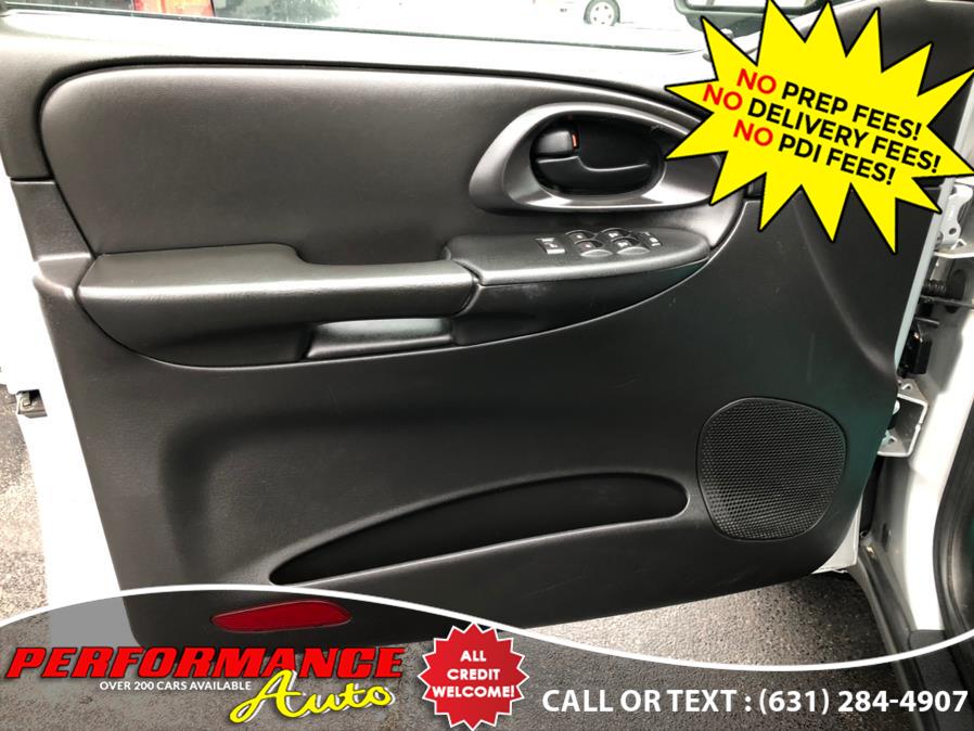 2009 Chevrolet TrailBlazer 4WD 4dr LT w/1LT, available for sale in Bohemia, New York | Performance Auto Inc. Bohemia, New York 2009 Chevrolet TrailBlazer 4WD 4dr LT w/1LT, available for sale in Bohemia, New York | Performance Auto Inc. Bohemia, New York