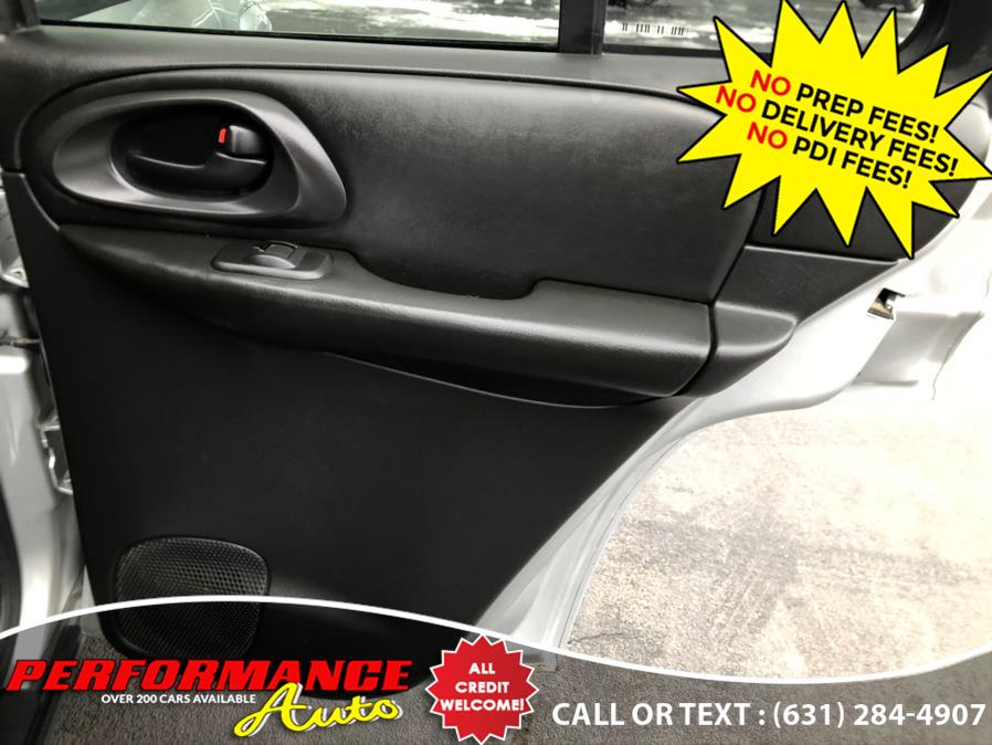 2009 Chevrolet TrailBlazer 4WD 4dr LT w/1LT, available for sale in Bohemia, New York | Performance Auto Inc. Bohemia, New York 2009 Chevrolet TrailBlazer 4WD 4dr LT w/1LT, available for sale in Bohemia, New York | Performance Auto Inc. Bohemia, New York