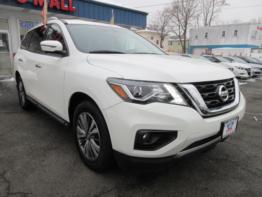 2019 Nissan Pathfinder 4x4 SL, available for sale in Linden, New Jersey | Route 27 Auto Mall. Linden, New Jersey 2019 Nissan Pathfinder 4x4 SL, available for sale in Linden, New Jersey | Route 27 Auto Mall. Linden, New Jersey