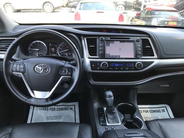 Used Toyota Highlander XLE 2017 | Hillside Auto Outlet. Jamaica, New York Used Toyota Highlander XLE 2017 | Hillside Auto Outlet. Jamaica, New York