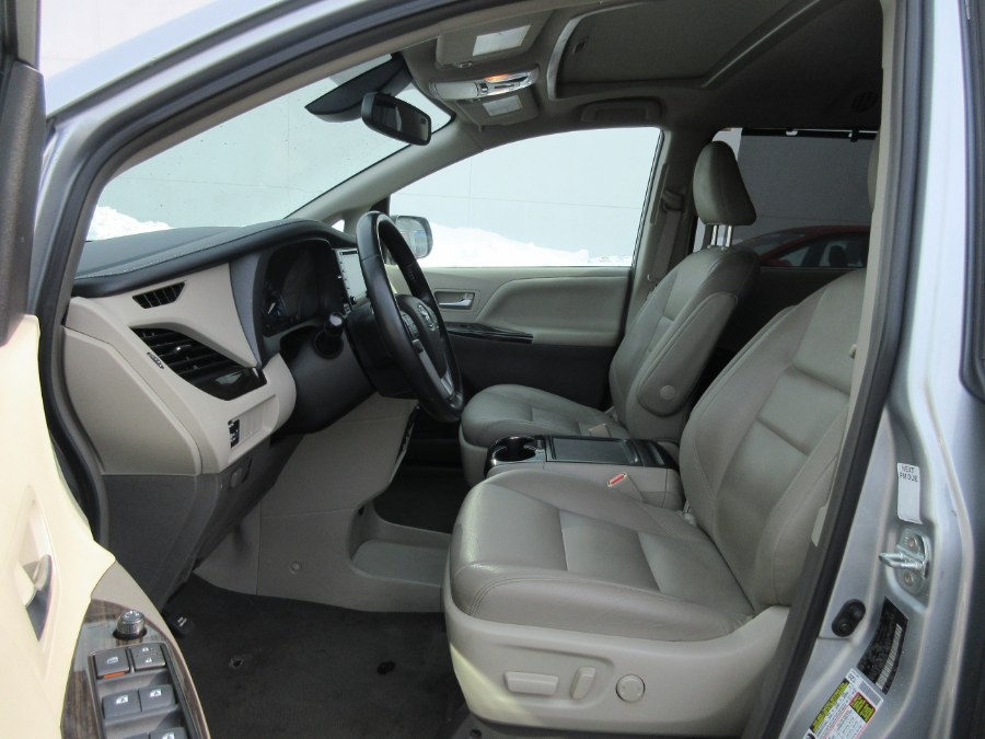 2019 Toyota Sienna XLE FWD 8-Passenger (Natl), available for sale in Linden, New Jersey | Route 27 Auto Mall. Linden, New Jersey 2019 Toyota Sienna XLE FWD 8-Passenger (Natl), available for sale in Linden, New Jersey | Route 27 Auto Mall. Linden, New Jersey