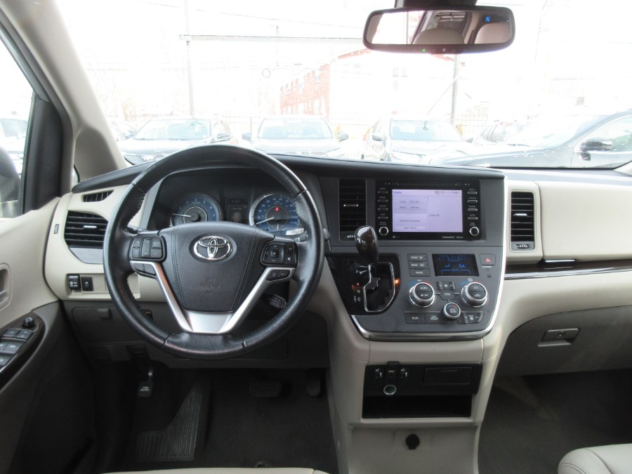 2019 Toyota Sienna XLE FWD 8-Passenger (Natl), available for sale in Linden, New Jersey | Route 27 Auto Mall. Linden, New Jersey 2019 Toyota Sienna XLE FWD 8-Passenger (Natl), available for sale in Linden, New Jersey | Route 27 Auto Mall. Linden, New Jersey