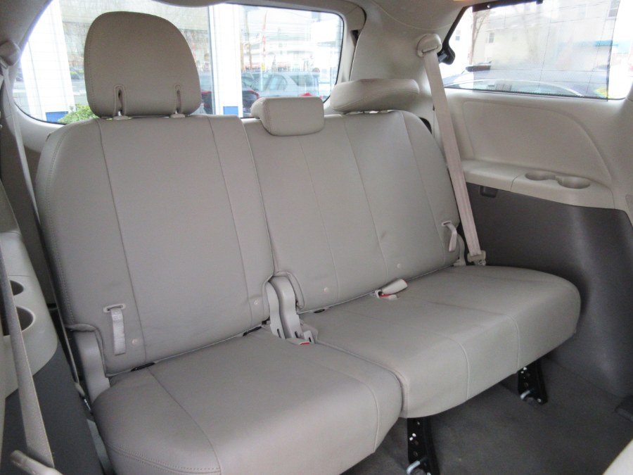 2019 Toyota Sienna XLE FWD 8-Passenger (Natl), available for sale in Linden, New Jersey | Route 27 Auto Mall. Linden, New Jersey 2019 Toyota Sienna XLE FWD 8-Passenger (Natl), available for sale in Linden, New Jersey | Route 27 Auto Mall. Linden, New Jersey