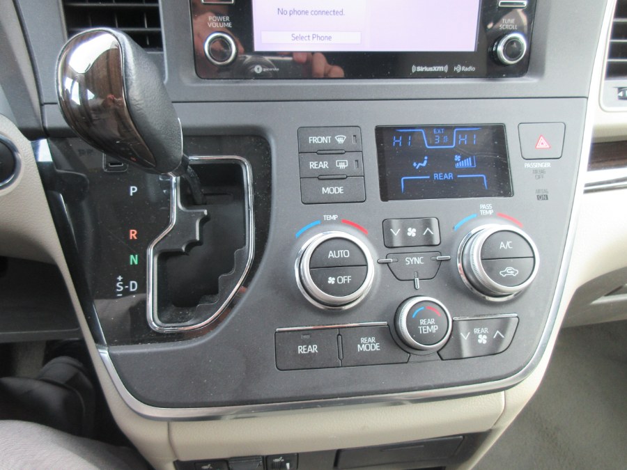 2019 Toyota Sienna XLE FWD 8-Passenger (Natl), available for sale in Linden, New Jersey | Route 27 Auto Mall. Linden, New Jersey 2019 Toyota Sienna XLE FWD 8-Passenger (Natl), available for sale in Linden, New Jersey | Route 27 Auto Mall. Linden, New Jersey