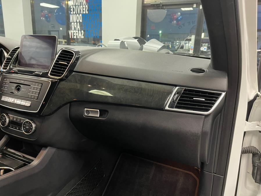 2017 Mercedes-Benz GLE GLE 350 4MATIC SUV, available for sale in Inwood, New York | 5 Towns Drive. Inwood, New York 2017 Mercedes-Benz GLE GLE 350 4MATIC SUV, available for sale in Inwood, New York | 5 Towns Drive. Inwood, New York
