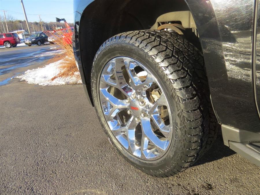 Used Chevrolet Suburban LT 1500 4x4 4dr SUV 2015 | Lake City Exports Inc. Auburn, Maine Used Chevrolet Suburban LT 1500 4x4 4dr SUV 2015 | Lake City Exports Inc. Auburn, Maine