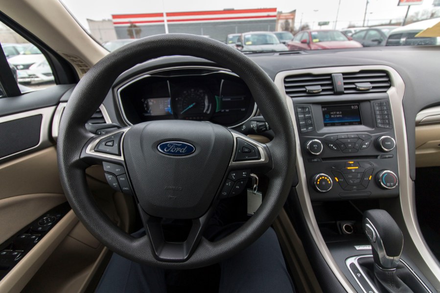 Used Ford Fusion 4dr Sdn SE FWD 2016 | Inman Motors Sales. Medford, Massachusetts Used Ford Fusion 4dr Sdn SE FWD 2016 | Inman Motors Sales. Medford, Massachusetts