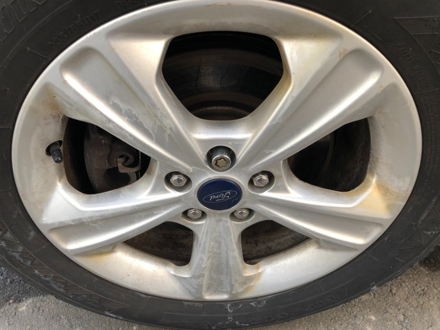 2016 Ford Escape 4WD 4dr SE, available for sale in Bristol, Connecticut | Bristol Auto Center LLC. Bristol, Connecticut 2016 Ford Escape 4WD 4dr SE, available for sale in Bristol, Connecticut | Bristol Auto Center LLC. Bristol, Connecticut