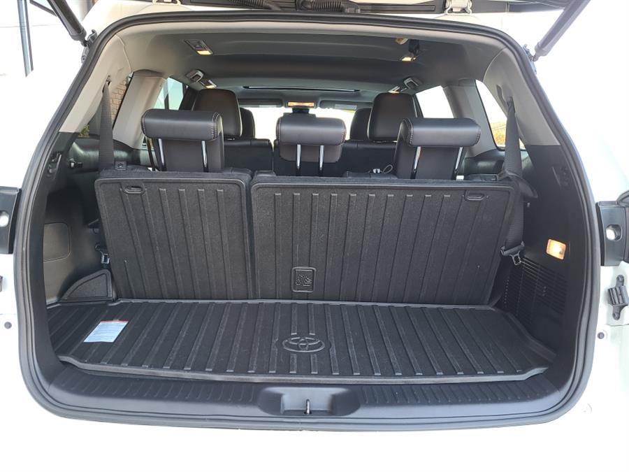2018 Toyota Highlander XLE, available for sale in Waterbury, Connecticut | National Auto Brokers, Inc.. Waterbury, Connecticut 2018 Toyota Highlander XLE, available for sale in Waterbury, Connecticut | National Auto Brokers, Inc.. Waterbury, Connecticut
