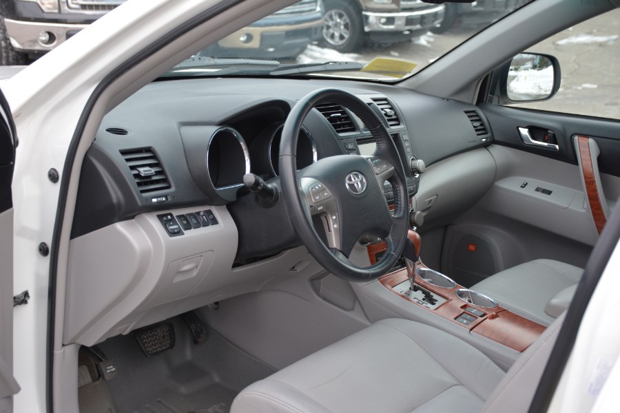 2010 Toyota Highlander 4WD 4dr V6 Limited (Natl), available for sale in Ashland, Massachusetts | New Beginning Auto Service Inc. Ashland, Massachusetts 2010 Toyota Highlander 4WD 4dr V6 Limited (Natl), available for sale in Ashland, Massachusetts | New Beginning Auto Service Inc. Ashland, Massachusetts