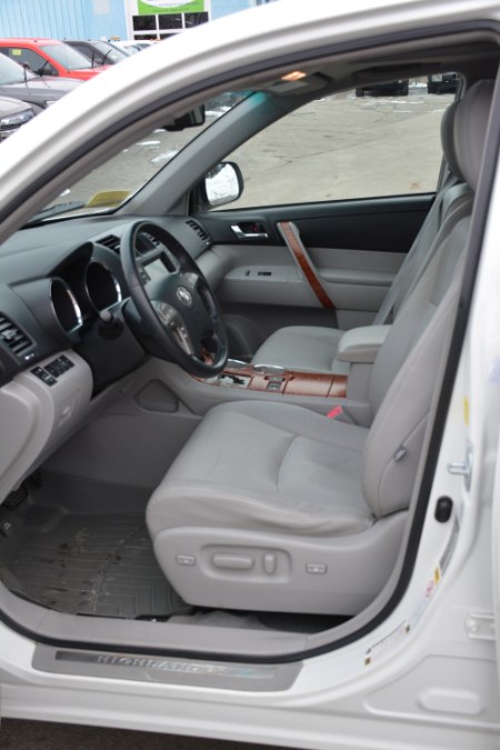 2010 Toyota Highlander 4WD 4dr V6 Limited (Natl), available for sale in Ashland, Massachusetts | New Beginning Auto Service Inc. Ashland, Massachusetts 2010 Toyota Highlander 4WD 4dr V6 Limited (Natl), available for sale in Ashland, Massachusetts | New Beginning Auto Service Inc. Ashland, Massachusetts
