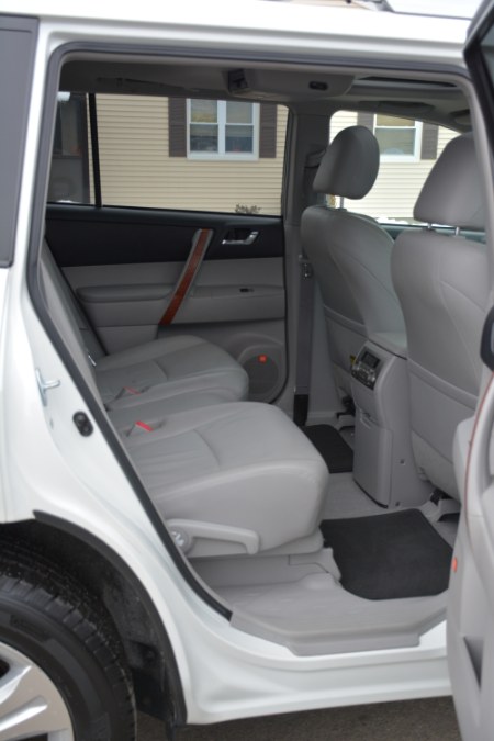 2010 Toyota Highlander 4WD 4dr V6 Limited (Natl), available for sale in Ashland, Massachusetts | New Beginning Auto Service Inc. Ashland, Massachusetts 2010 Toyota Highlander 4WD 4dr V6 Limited (Natl), available for sale in Ashland, Massachusetts | New Beginning Auto Service Inc. Ashland, Massachusetts