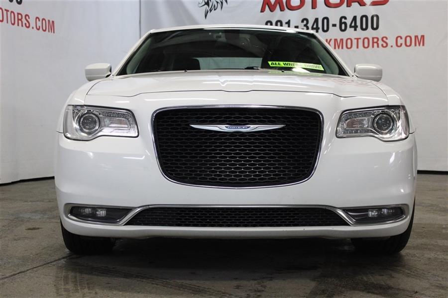 Used Chrysler 300 LIMITED 2016 | Fast Track Motors. Paterson, New Jersey Used Chrysler 300 LIMITED 2016 | Fast Track Motors. Paterson, New Jersey