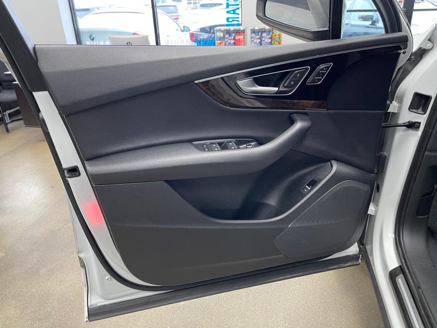 2017 Audi Q7 Premium Plus 3.0 TFSI Premium Plus, available for sale in Inwood, New York | 5 Towns Drive. Inwood, New York 2017 Audi Q7 Premium Plus 3.0 TFSI Premium Plus, available for sale in Inwood, New York | 5 Towns Drive. Inwood, New York